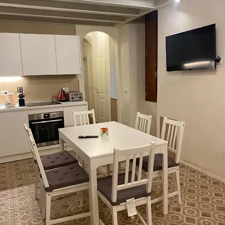 New Residenza Dei Cerchi Apartment *
